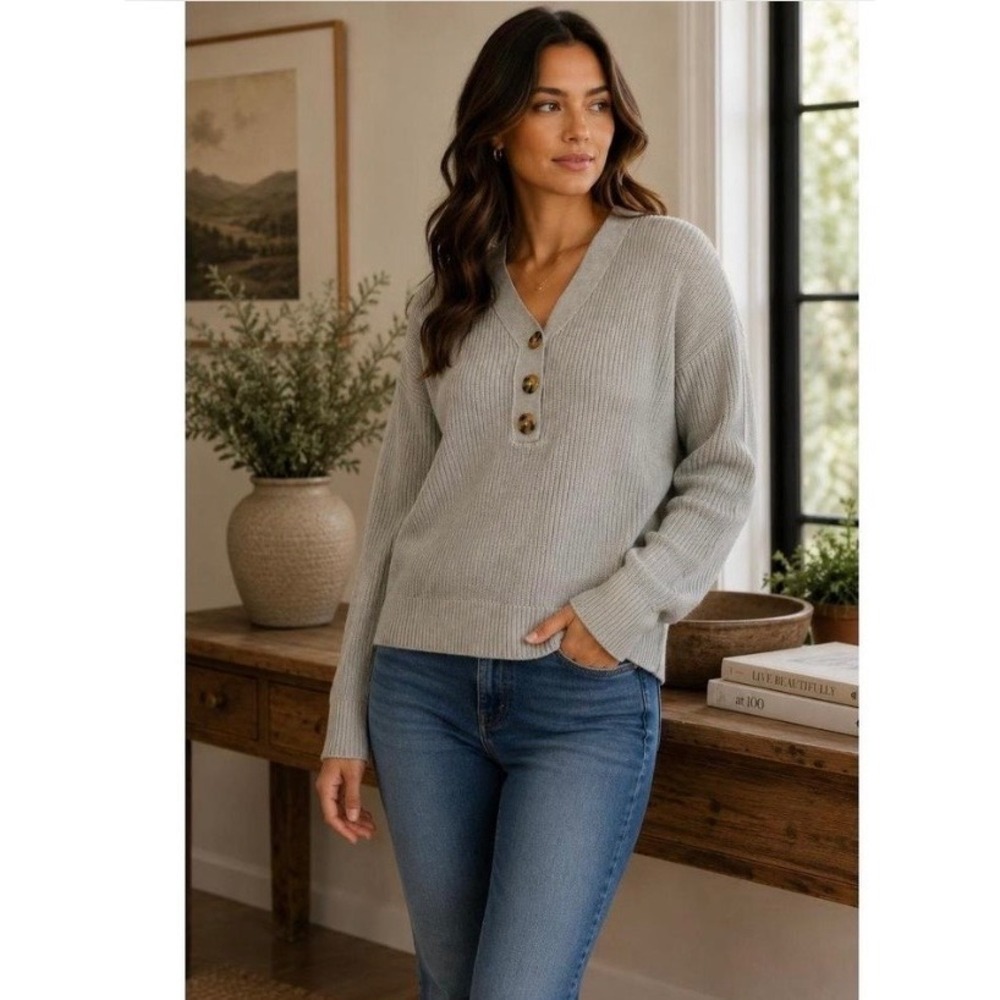 Rachel Zoe Henley Sweater Medium Grey Excellent Ribbed Knit V-Neck GrandpaCore